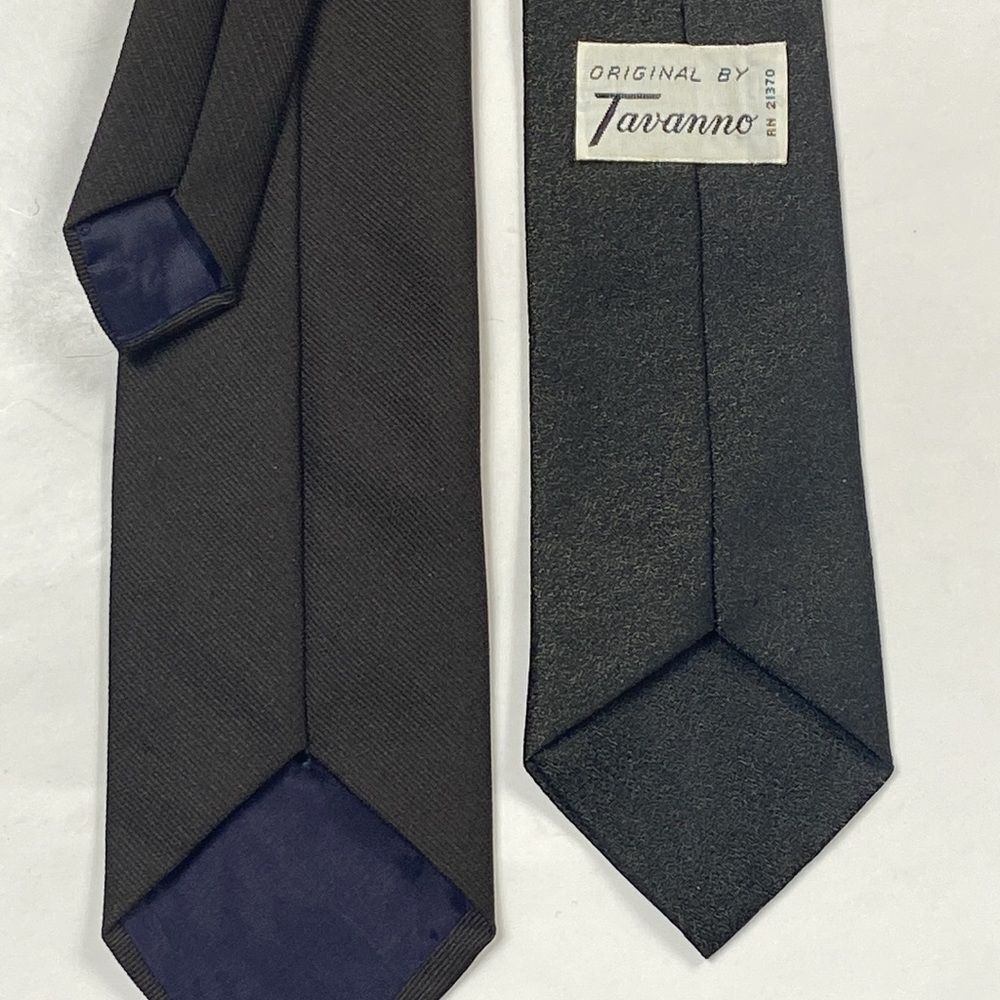 VINTAGE TOW TIES ORIGINAL BY TAVANNO RN 21370 MEN TIES